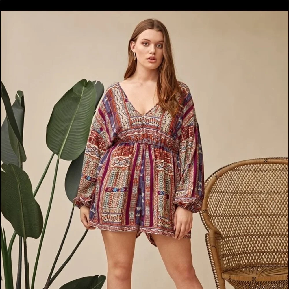 NWOT-Shein Plunging NeckLantern Sleeve Romper